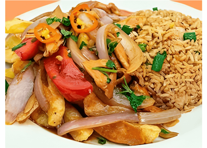 Pollo saltado con chaufa